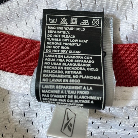 Reebok NBA Authentic Miami Heat Dwayne Wade #3 Basketball Jersey - Picture 11 of 11